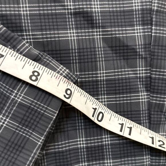 Greg Norman 9โ inseam grey checkered flat front shorts size 36 - Picture 4 of 8